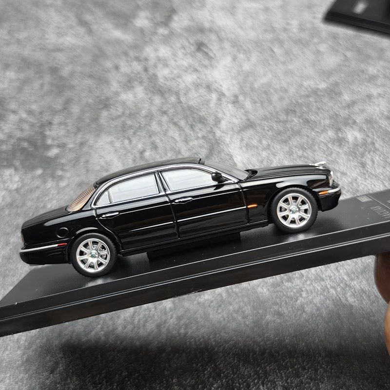 AR BOX Modèle de voiture en al - Die Cast Car 1 64 avis et prix